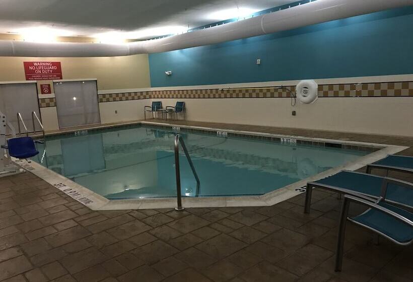 בית מלון כפרי Towneplace Suites Dallas Desoto