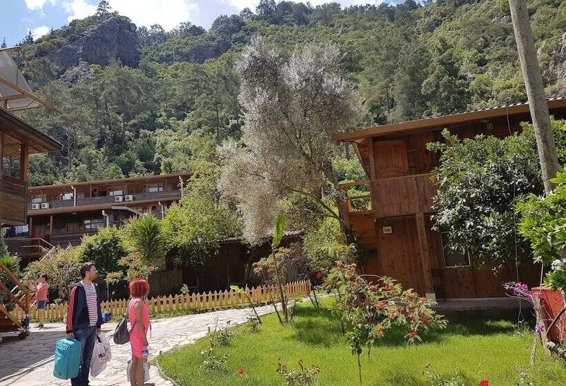 هتل Bayrams Tree Houses
