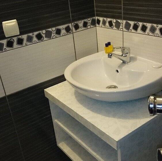 هتل Wallabies Aquaduct