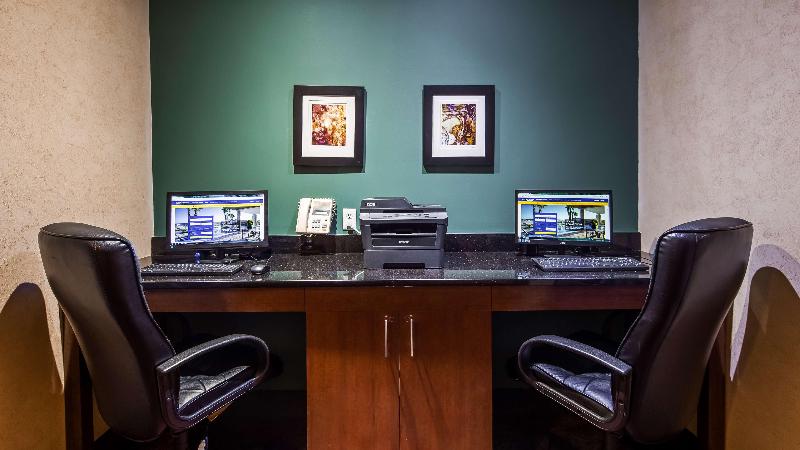 فندق Best Western Plus Howe Inn