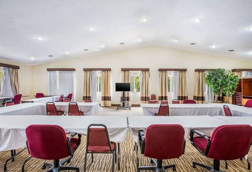 호텔 Comfort Inn & Suites Fairborn Near Wright Patterson Afb