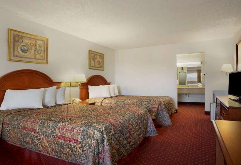 هتل Days Inn By Wyndham Huntington