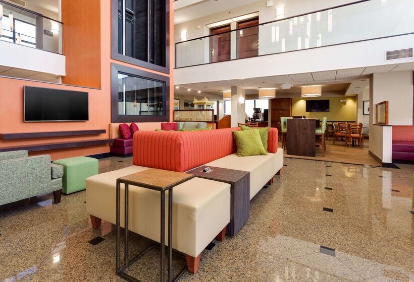 בית מלון כפרי Drury Inn & Suites Denver Tech Center