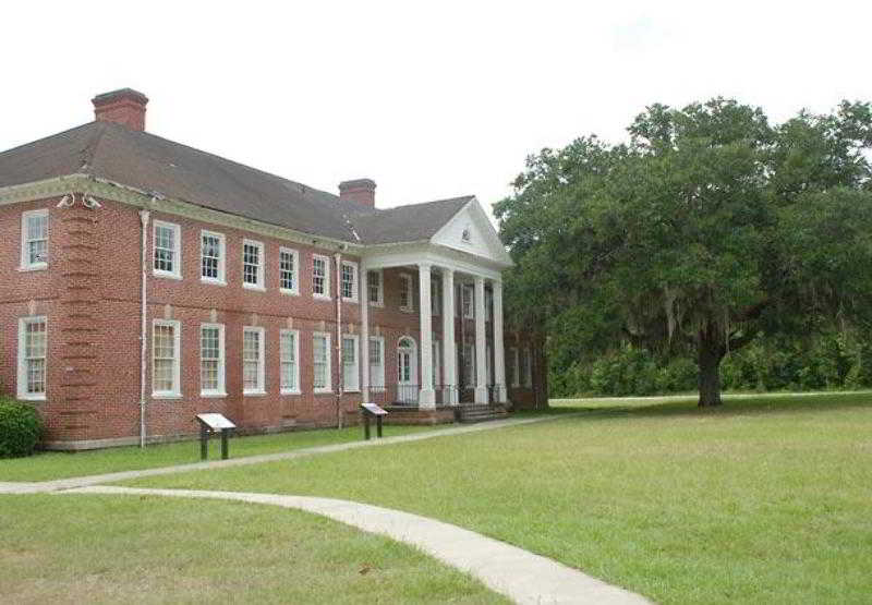 בית מלון כפרי Fairfield Inn & Suites By Marriott Hinesville Fort Stewart