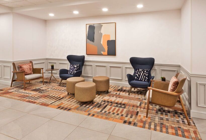 בית מלון כפרי Hampton Inn & Suites Lanett West Point