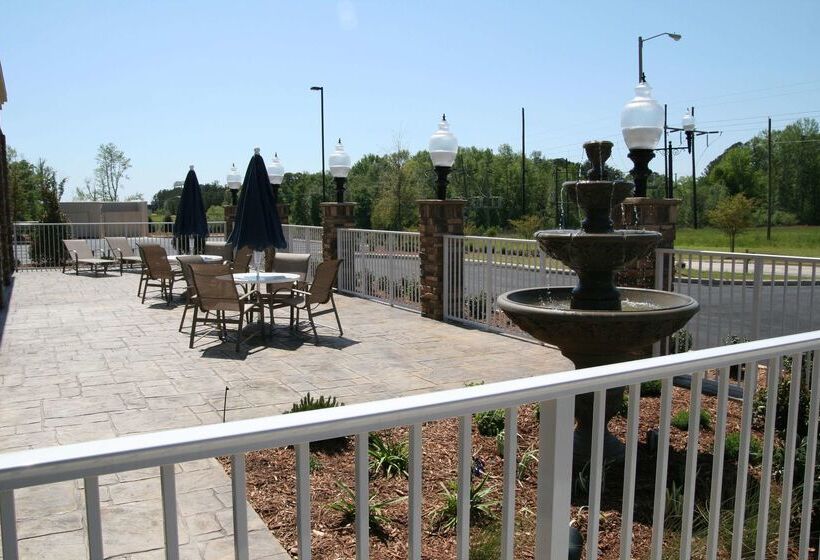 בית מלון כפרי Hampton Inn & Suites Lanett West Point