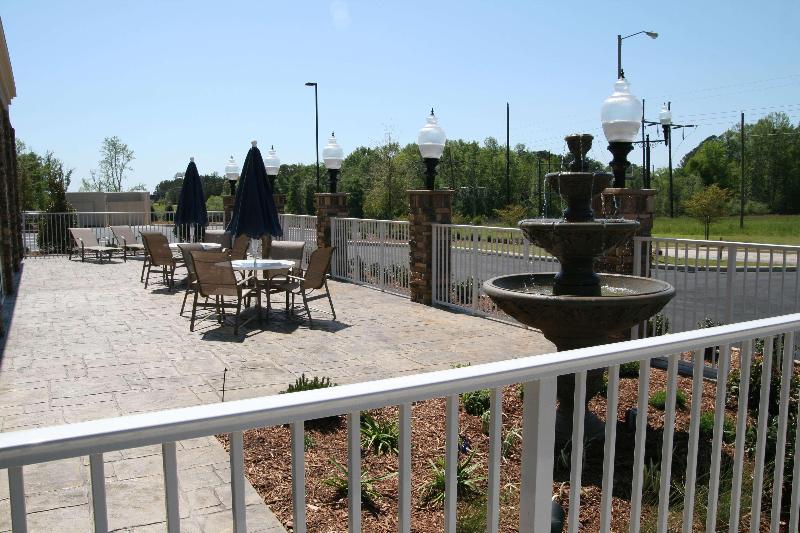 בית מלון כפרי Hampton Inn & Suites Lanett West Point