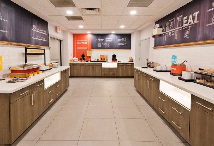 בית מלון כפרי Hampton Inn & Suites Lanett West Point