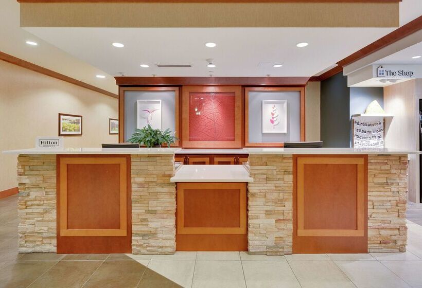 هتل Hilton Garden Inn Milwaukee Airport