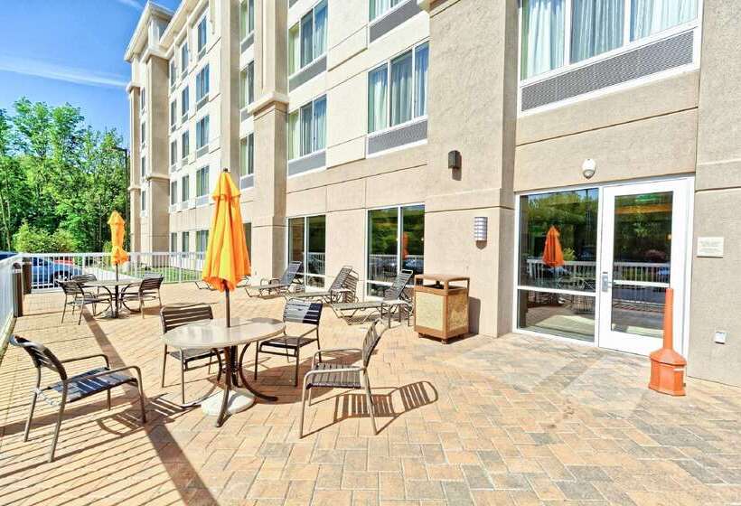 هتل Hilton Garden Inn Mt. Laurel