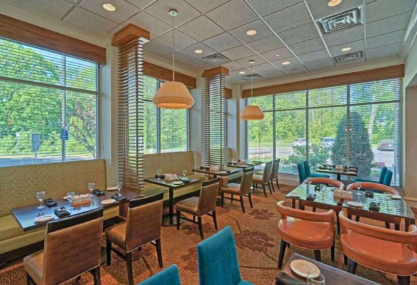هتل Hilton Garden Inn Mt. Laurel