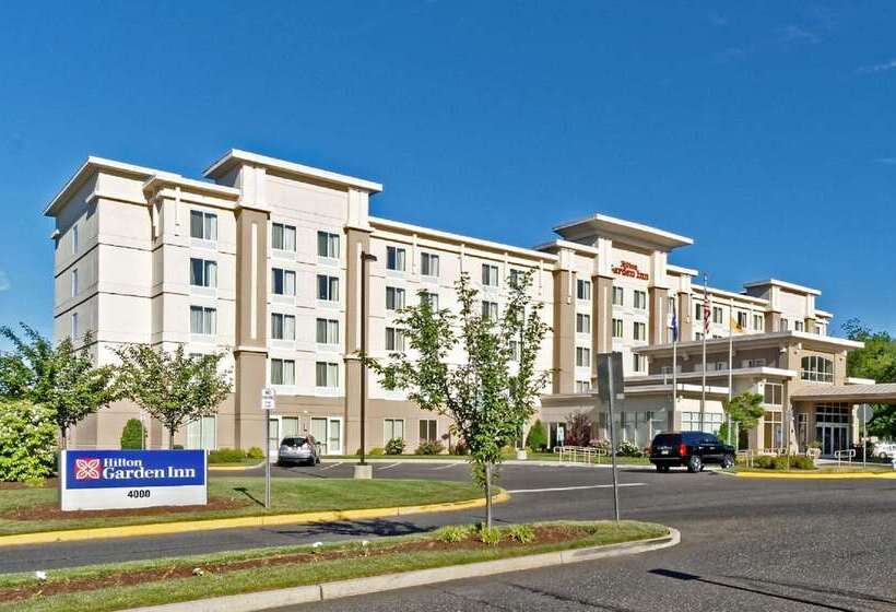هتل Hilton Garden Inn Mt. Laurel