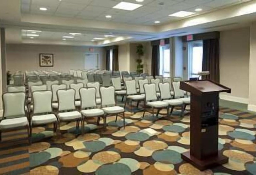هتل Hilton Garden Inn Mt. Laurel