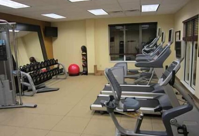 هتل Hilton Garden Inn Mt. Laurel