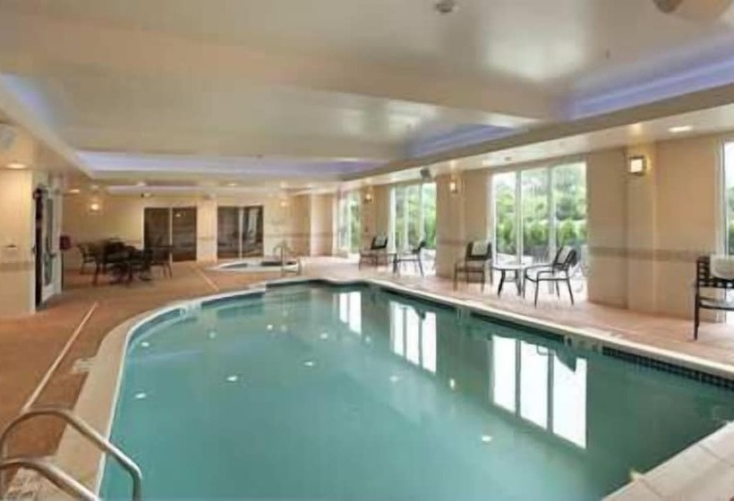 هتل Hilton Garden Inn Mt. Laurel
