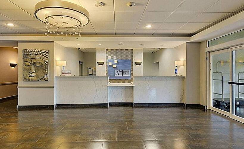 Отель Holiday Inn Express & Suites Gonzales, An Ihg