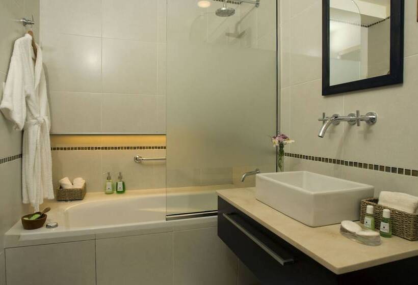 هتل Las Bayas Home Suites