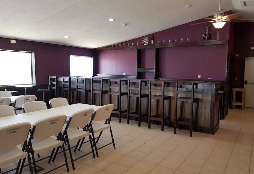 ホテル Le Mars Inn And Suites