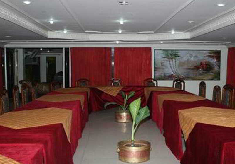 Отель Grand Continental
