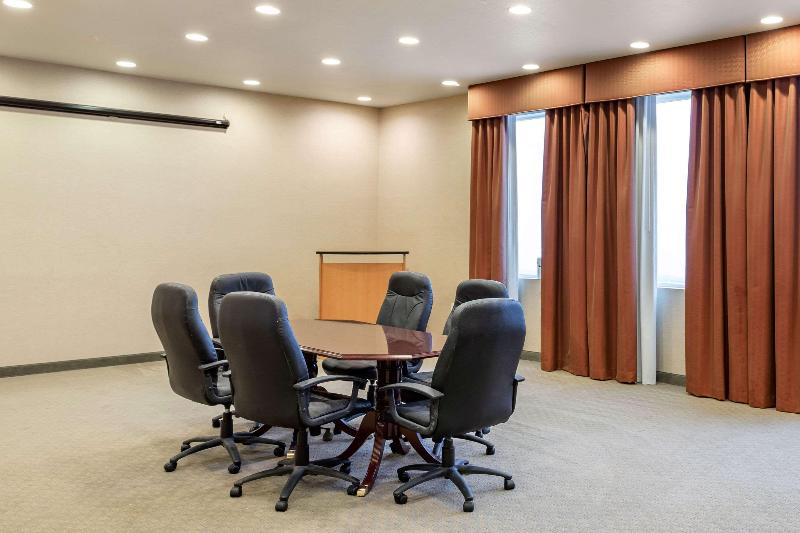 בית מלון כפרי Sonesta Essential La Porte