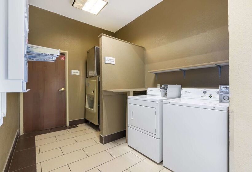 Отель Quality Suites La Grange