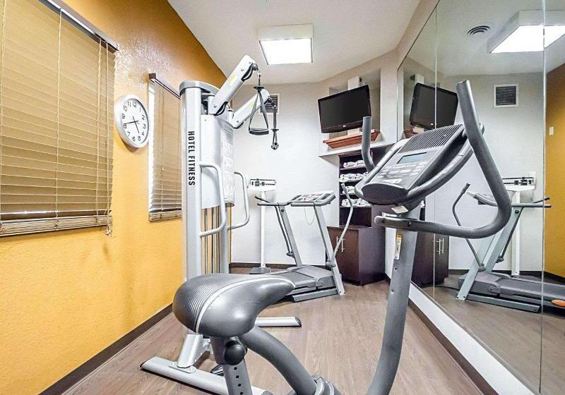 Отель Quality Suites La Grange