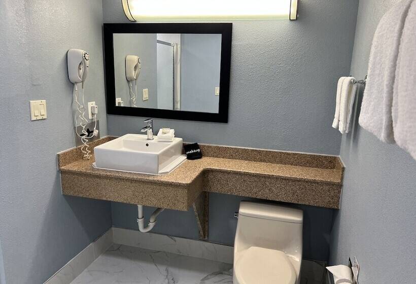 בית מלון כפרי Red Roof Inn & Suites Mt Holly  Mcguire Afb