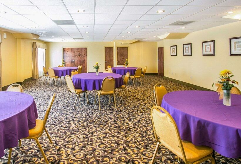 Отель Sleep Inn & Suites Near Palmetto State Park