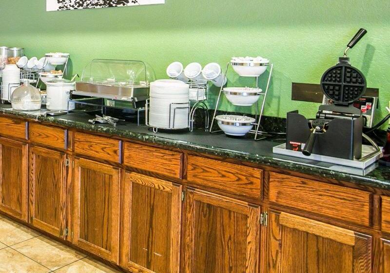 Отель Sleep Inn & Suites Near Palmetto State Park