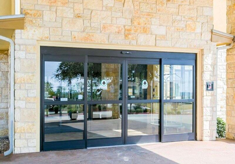 Отель Sleep Inn & Suites Near Palmetto State Park