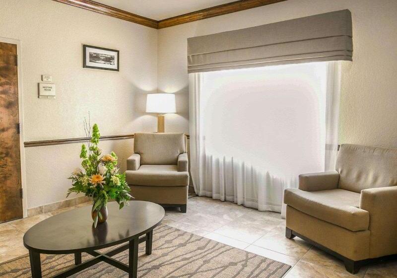 Отель Sleep Inn & Suites Near Palmetto State Park