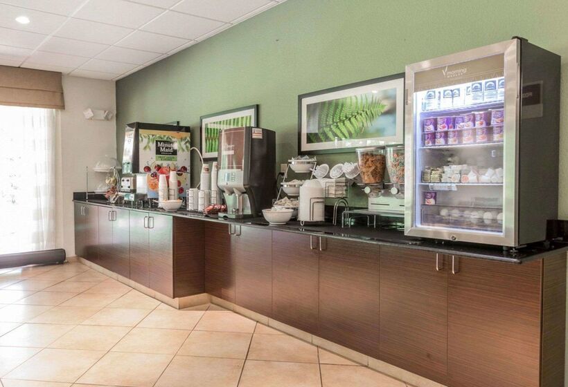 Отель Sleep Inn & Suites