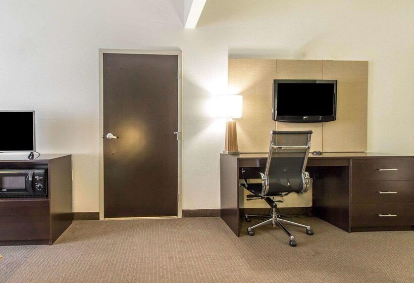 Отель Sleep Inn & Suites