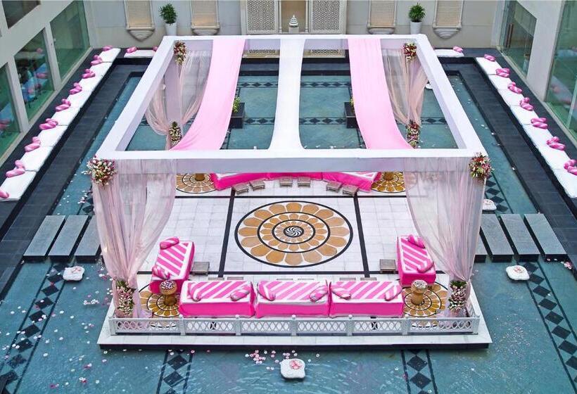 בית מלון כפרי The Lalit Jaipur