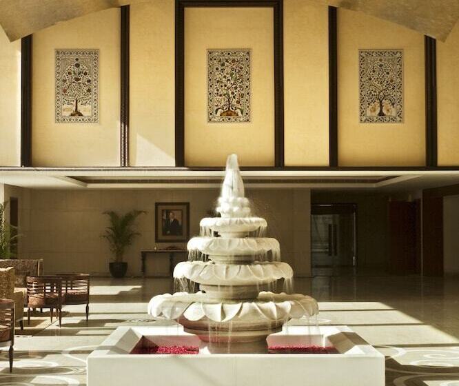 בית מלון כפרי The Lalit Jaipur