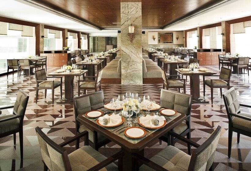 בית מלון כפרי The Lalit Jaipur