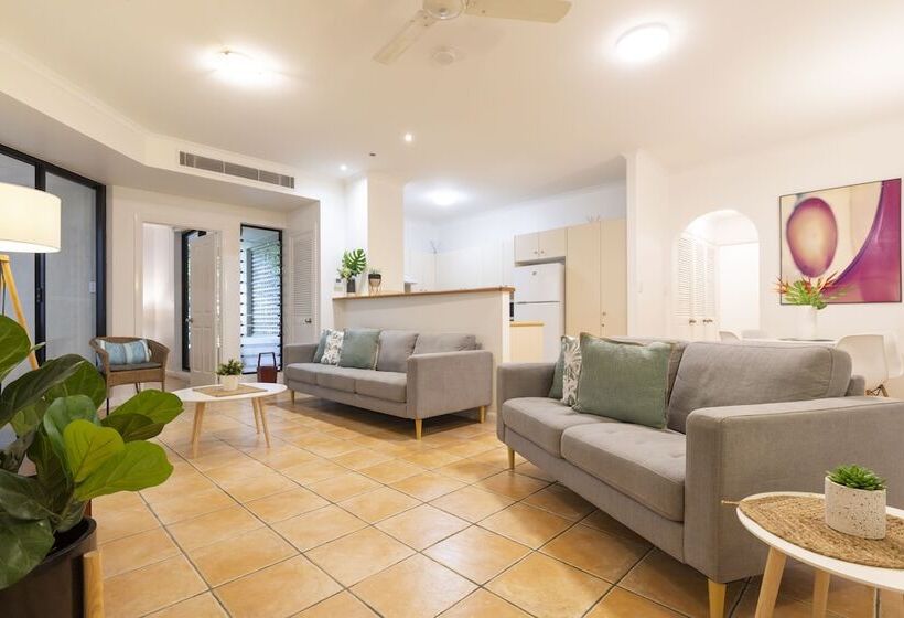 هتل The Mediterranean Port Douglas