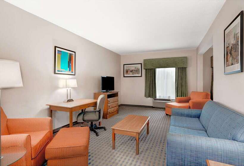 فندق Wingate By Wyndham Atlanta Fairburn
