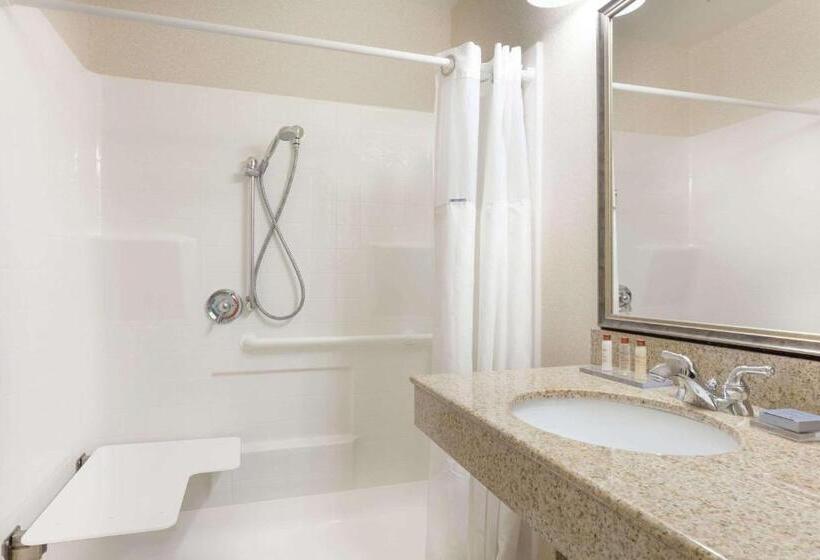 בית מלון כפרי Wingate By Wyndham Columbia / Lexington