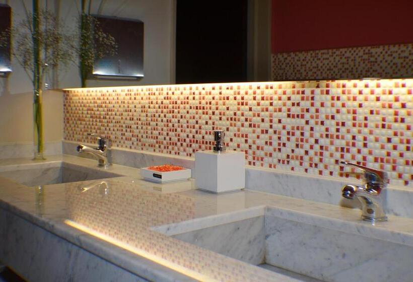 Kube Apartments Express