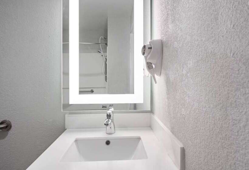 Microtel Inn & Suites By Wyndham Of Houma