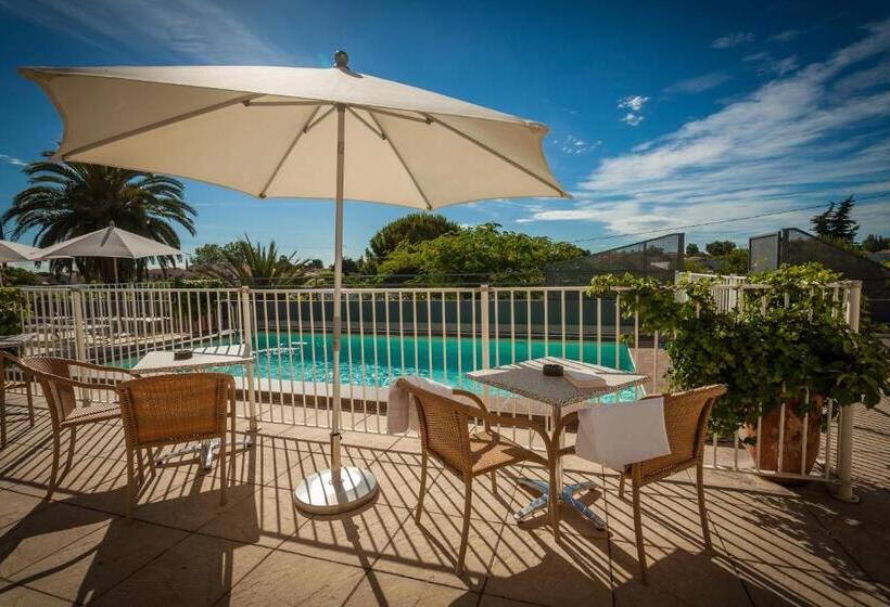 هتل Canal Aigues Mortes