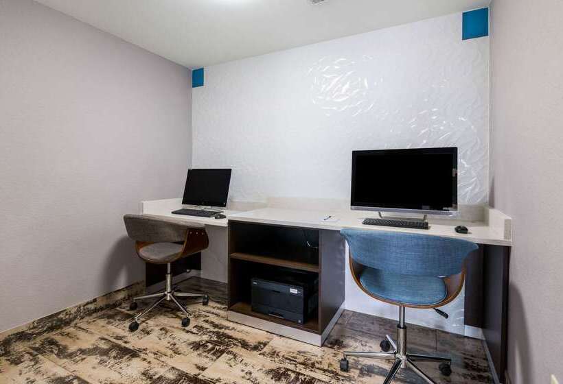 هتل Clarion Pointe Madisonhuntsville