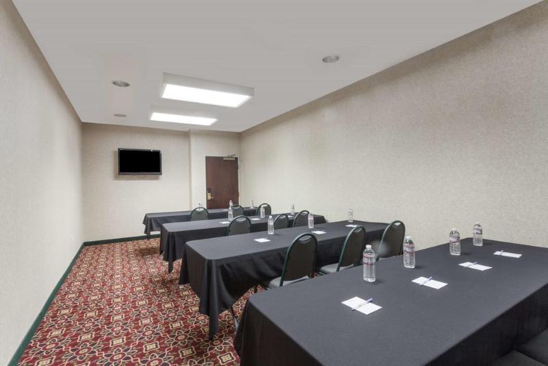 هتل Clarion Pointe Madisonhuntsville