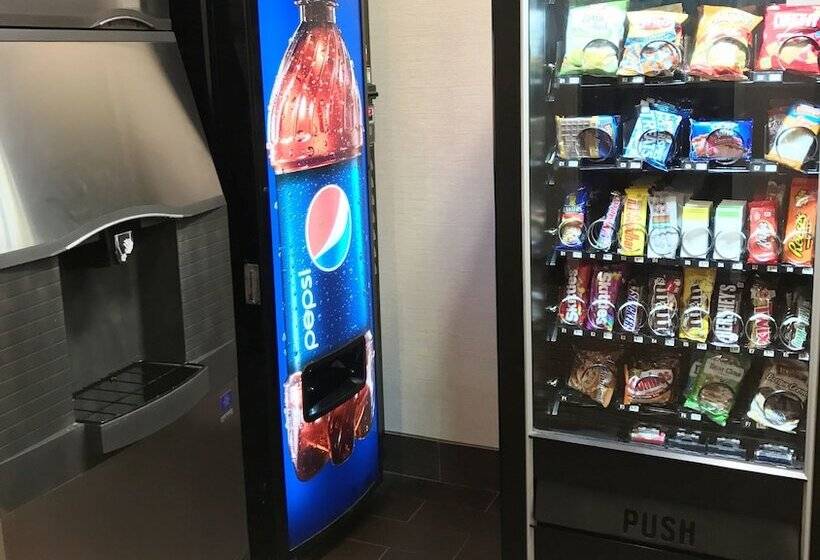 فندق Comfort Inn & Suites Porter Near Indiana Dunes