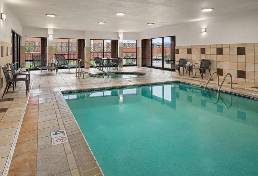 Отель Courtyard Minneapolis St. Paul/roseville
