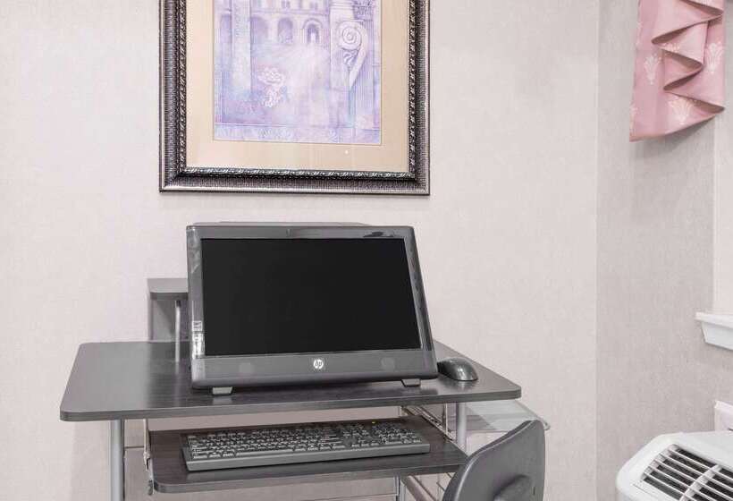 فندق Days Inn By Wyndham Nacogdoches/sfa University/downtown