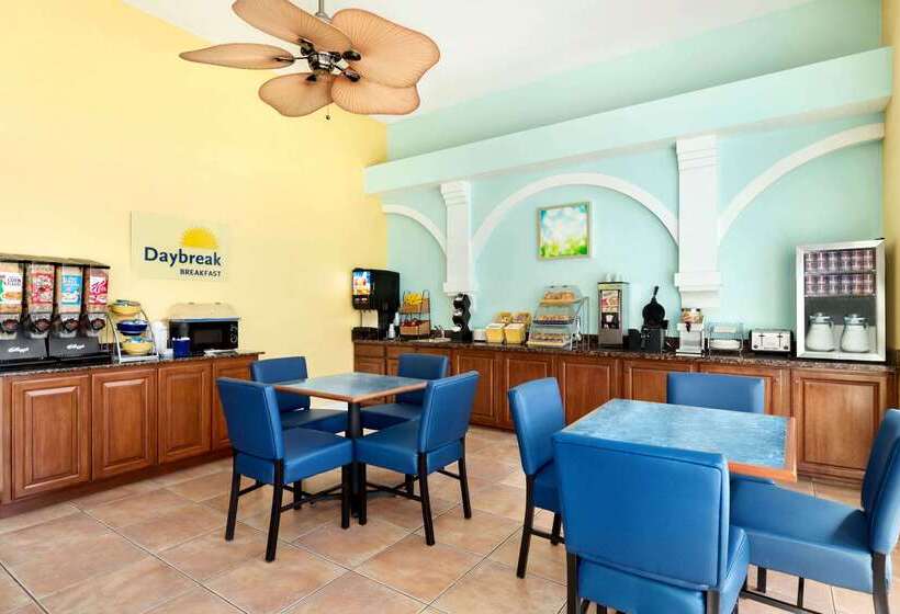 هتل Days Inn By Wyndham Port Aransas Tx