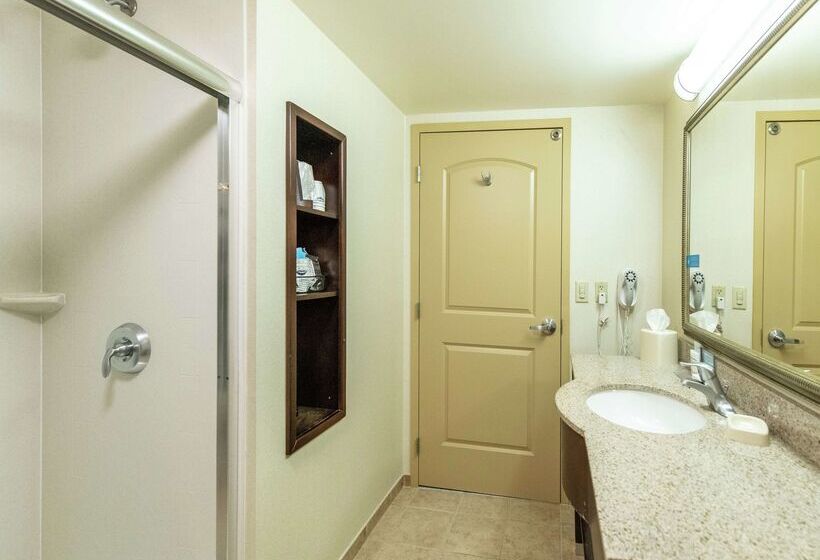 בית מלון כפרי Hampton Inn Presque Isle Maine