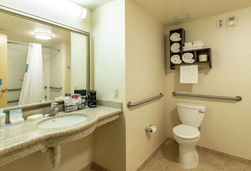 בית מלון כפרי Hampton Inn Presque Isle Maine
